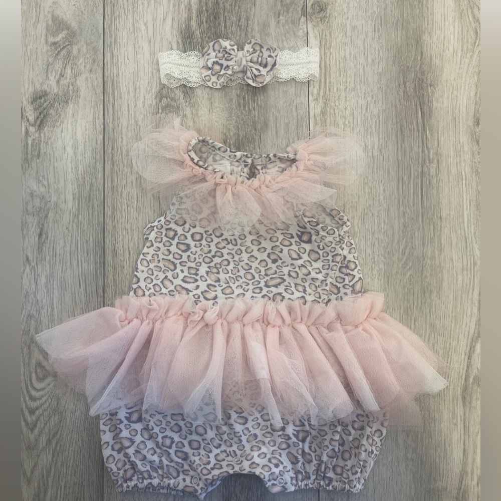 Boutique -Isobella And Chloe 3 Month Baby Girl Outfit With Matching Bow